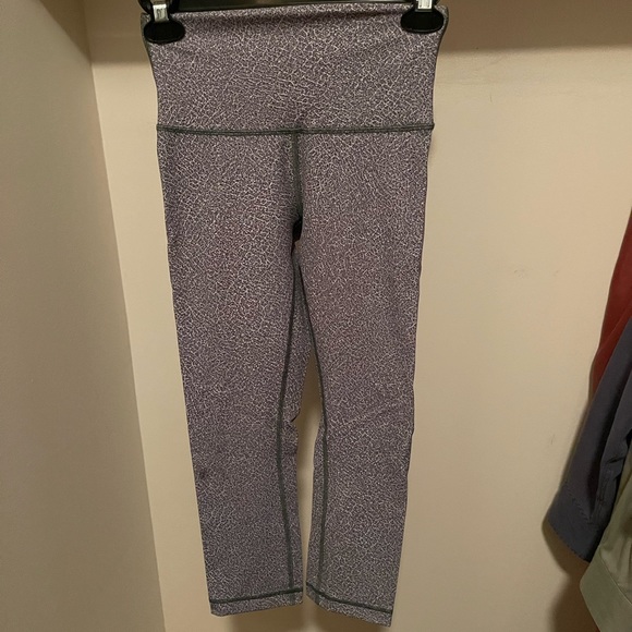 Lululemon high-rise crops! - Picture 2 of 3